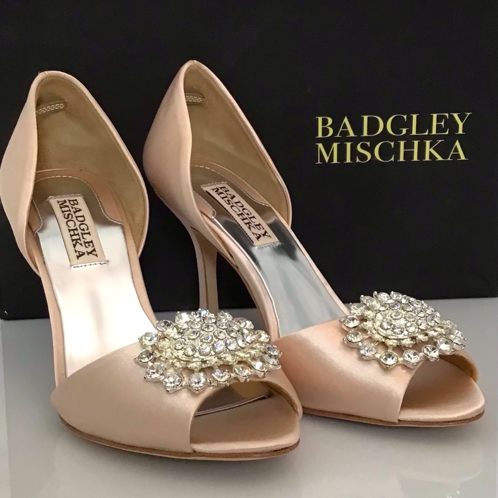 NWB Badgley Mischka pink/blush satin homecoming high heels
